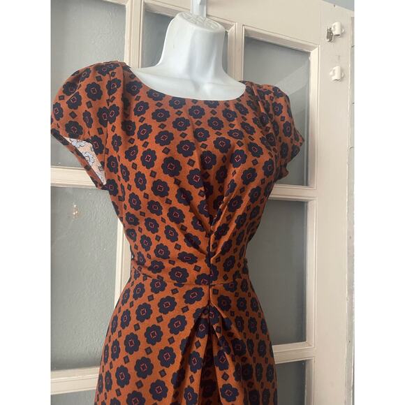 YUMI Dress‎ - Picture 2 of 8